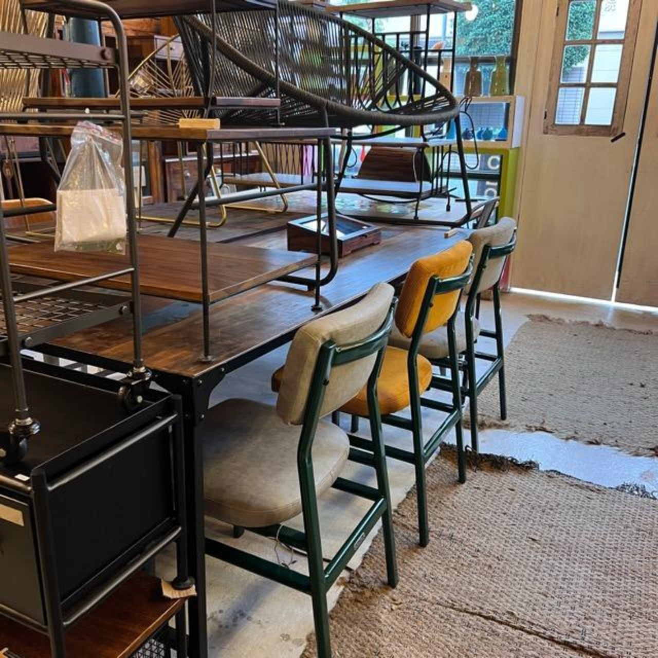 スタンダード チェア　グレー　家具　インテリア　椅子　レザー　スチール　1人掛け用　リビング　キッチン　