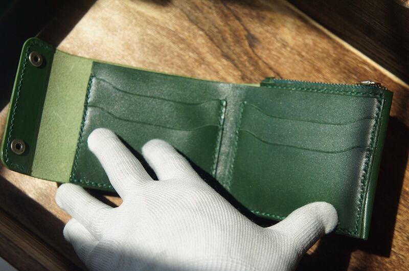 ルガトショルダーのコンパクトウォレット【パロットグリーン】【オール