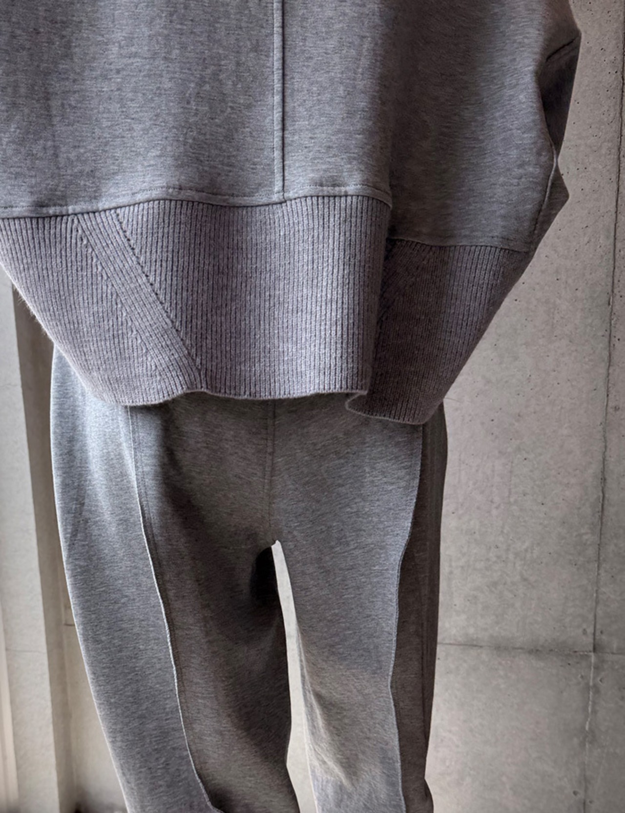 【26ss】V-neck Sweat  & Jogger Pants Set-up_2colors