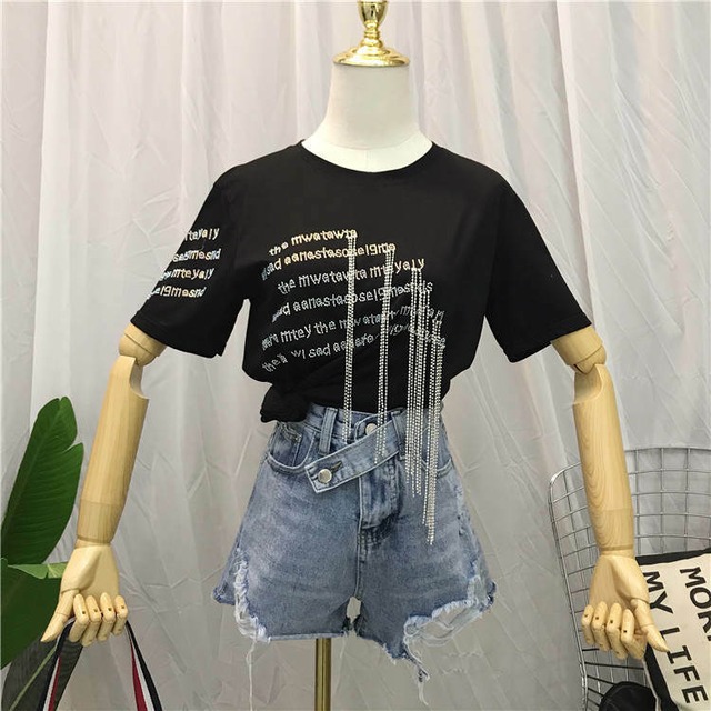 チェーン付き英字tシャツ Lucia