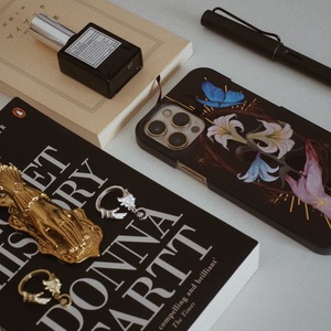 White lily phone case green