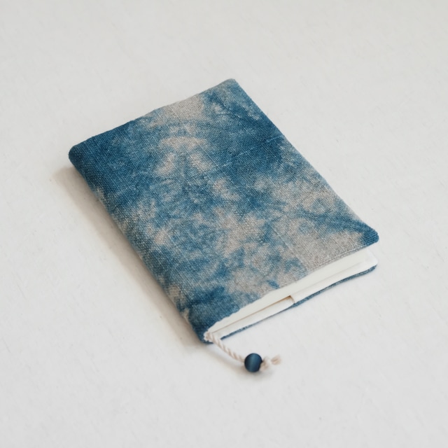 藍染めリネンのブックカバー〈 斑 〉 #02