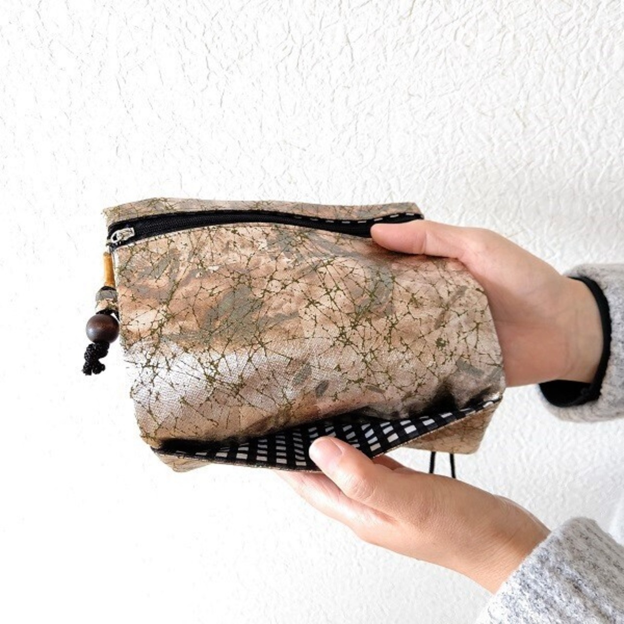 京都　特別仕様　道中財布　ロールバッグ　コットン紬風グリーン色地製　虹彩箔　真綿箔加工・画像10