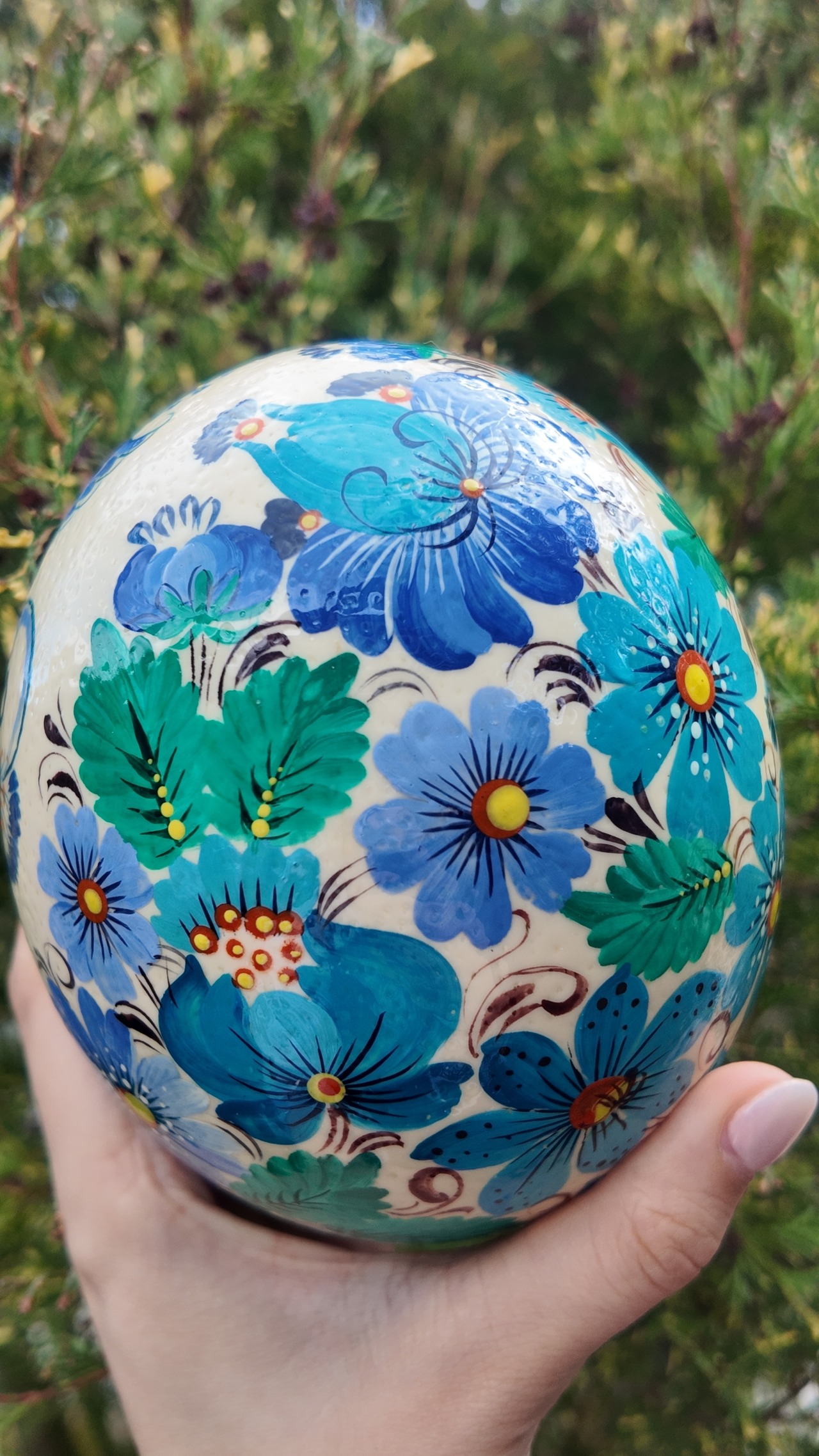 ペトリキウカ塗り　ダチョウの卵　プィサンカ・スタンド付き（イースター・エッグ） （Homenko作） Ostrich egg with wooden stand - 15