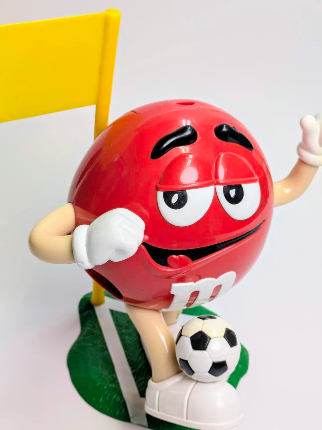 ☆ VINTAGE JUNK ☆【 m&m's  ( エムアンドエムズ ) 】 ディスペンサー コレクション / サッカー / レッド 〚アメリカン雑貨 アメトイ〛