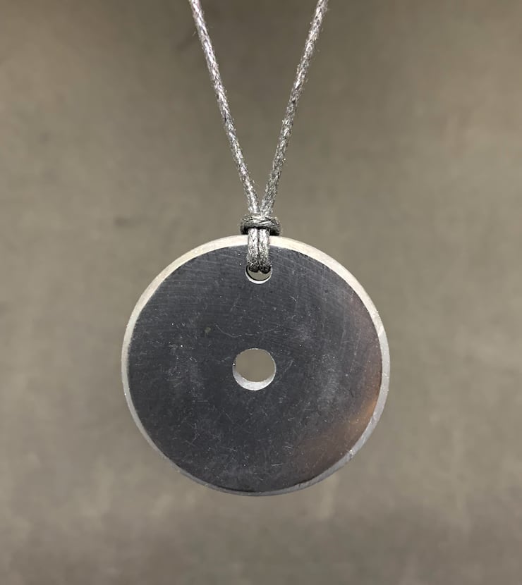 【高品質】 シュンガイト ペンダント(小円)