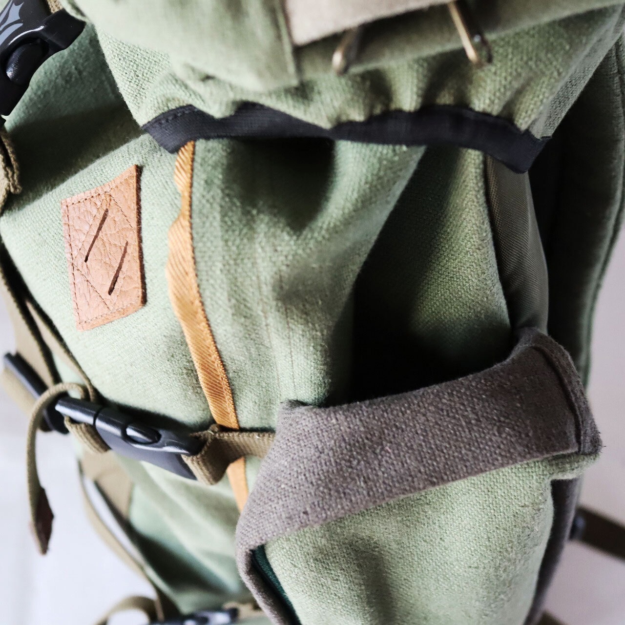 【Deadstock Item】バックパック / Convertible 2WAY Backpack/ グラス グリーン×アッシュシルバー・ボトム
