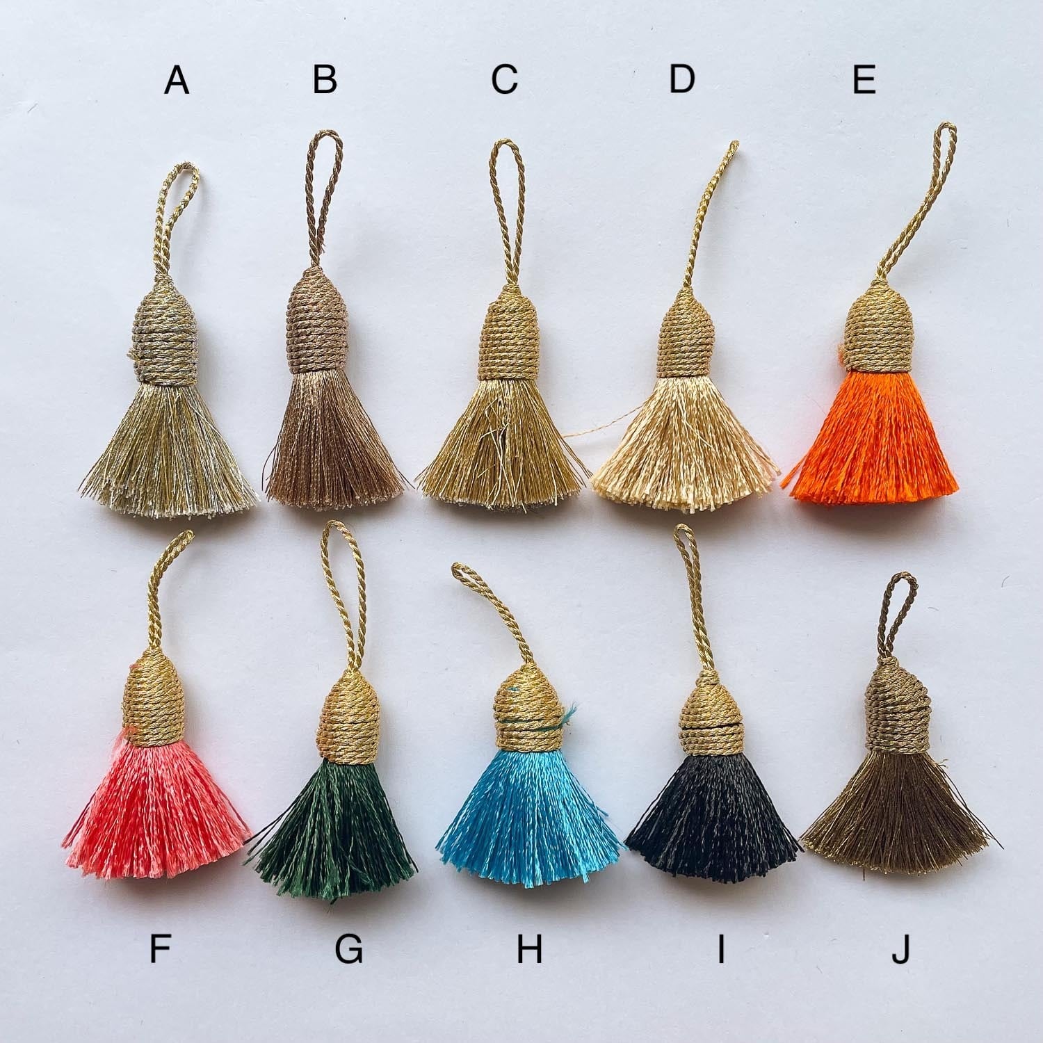 最終入荷〉インドミニタッセルチャーム | Dua-アクセサリーパーツショップ