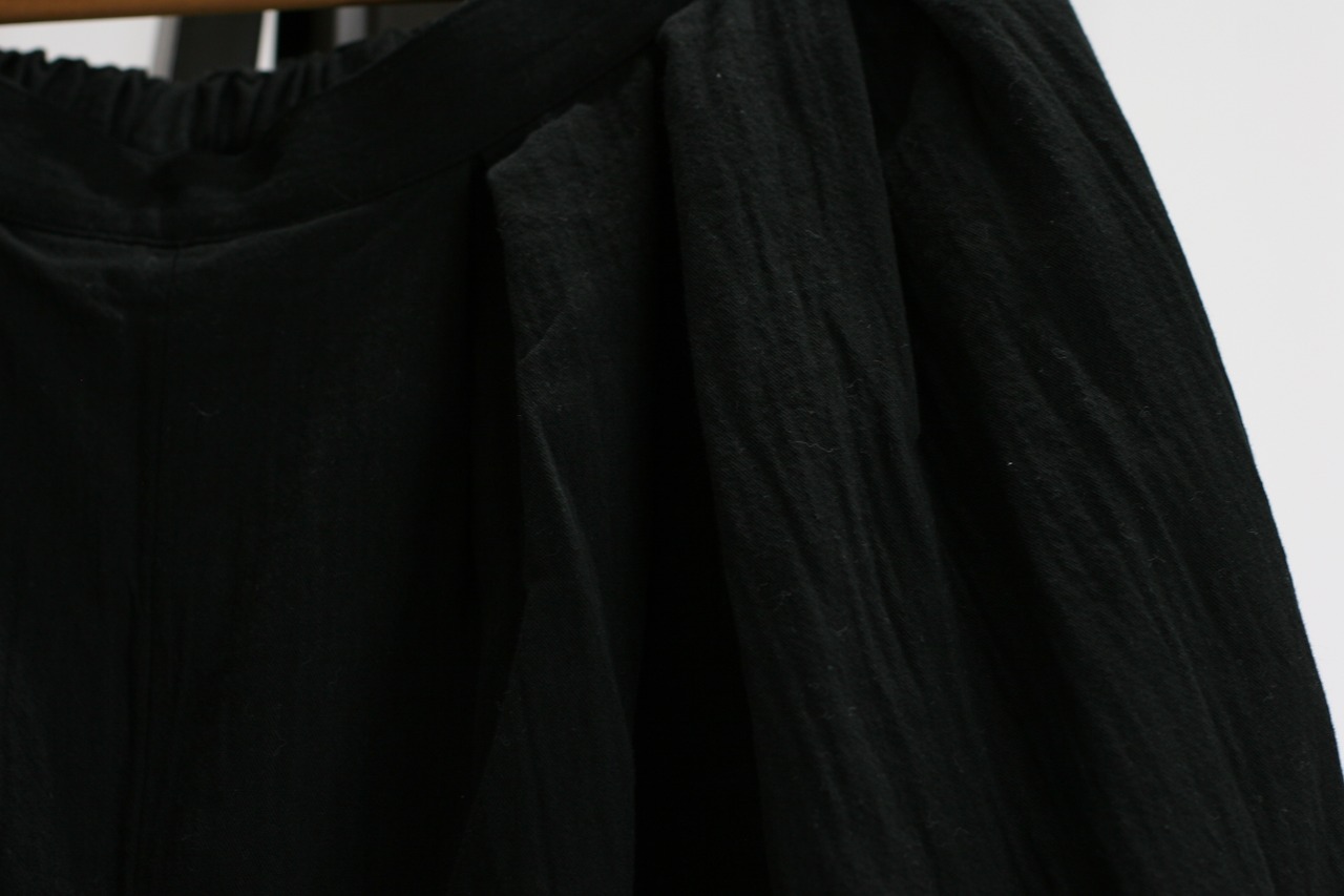 【ROBE de PEAU】Wide tuck culottes（RS018）