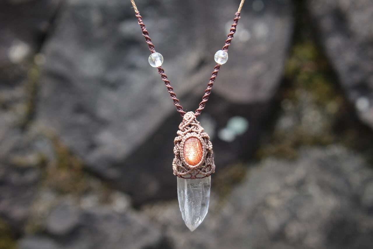 Himalayan crystal Sunstone micromacrame pendant