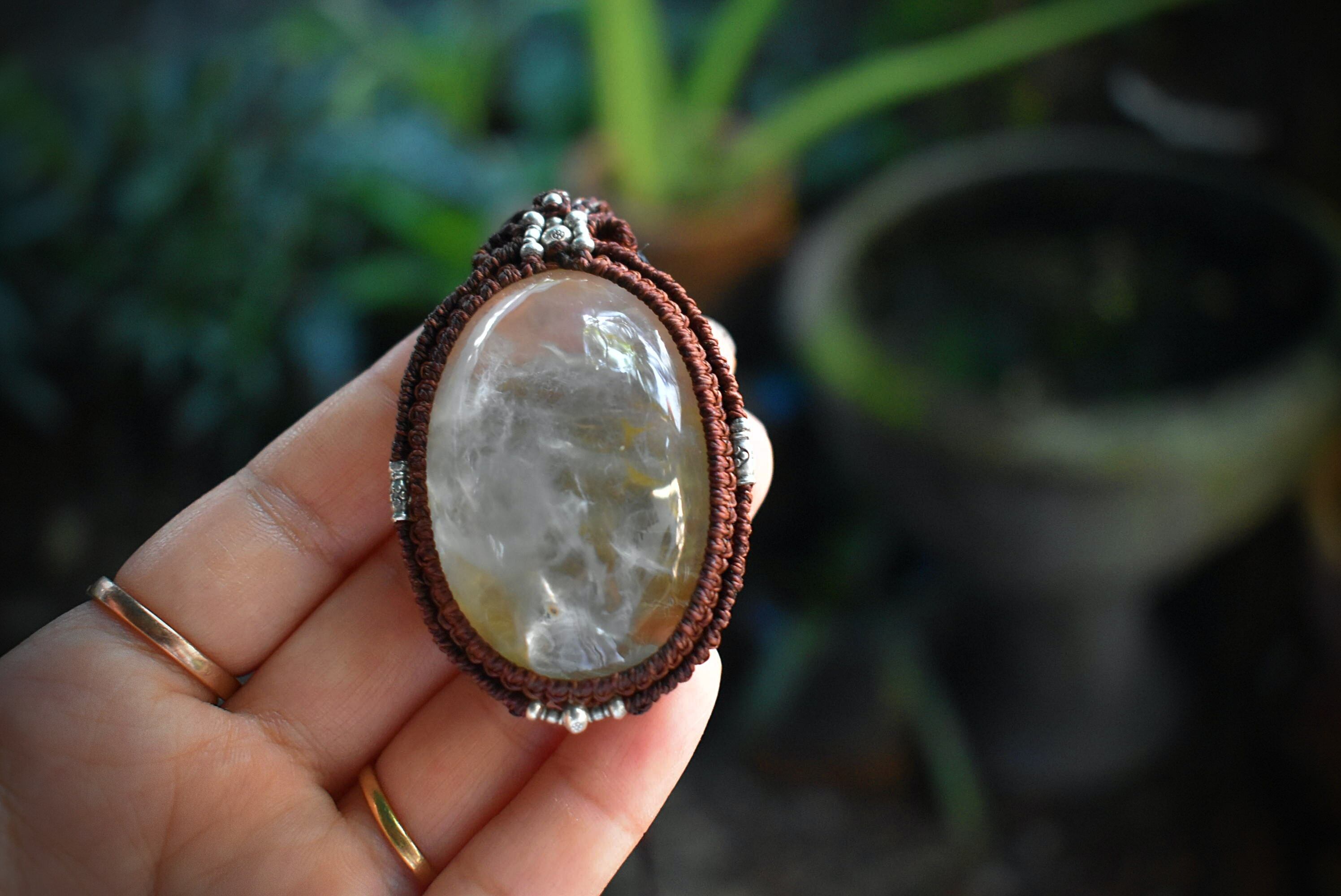 虹入り★大きなアンフィボール★ガーデン水晶マクラメペンダントgarm021