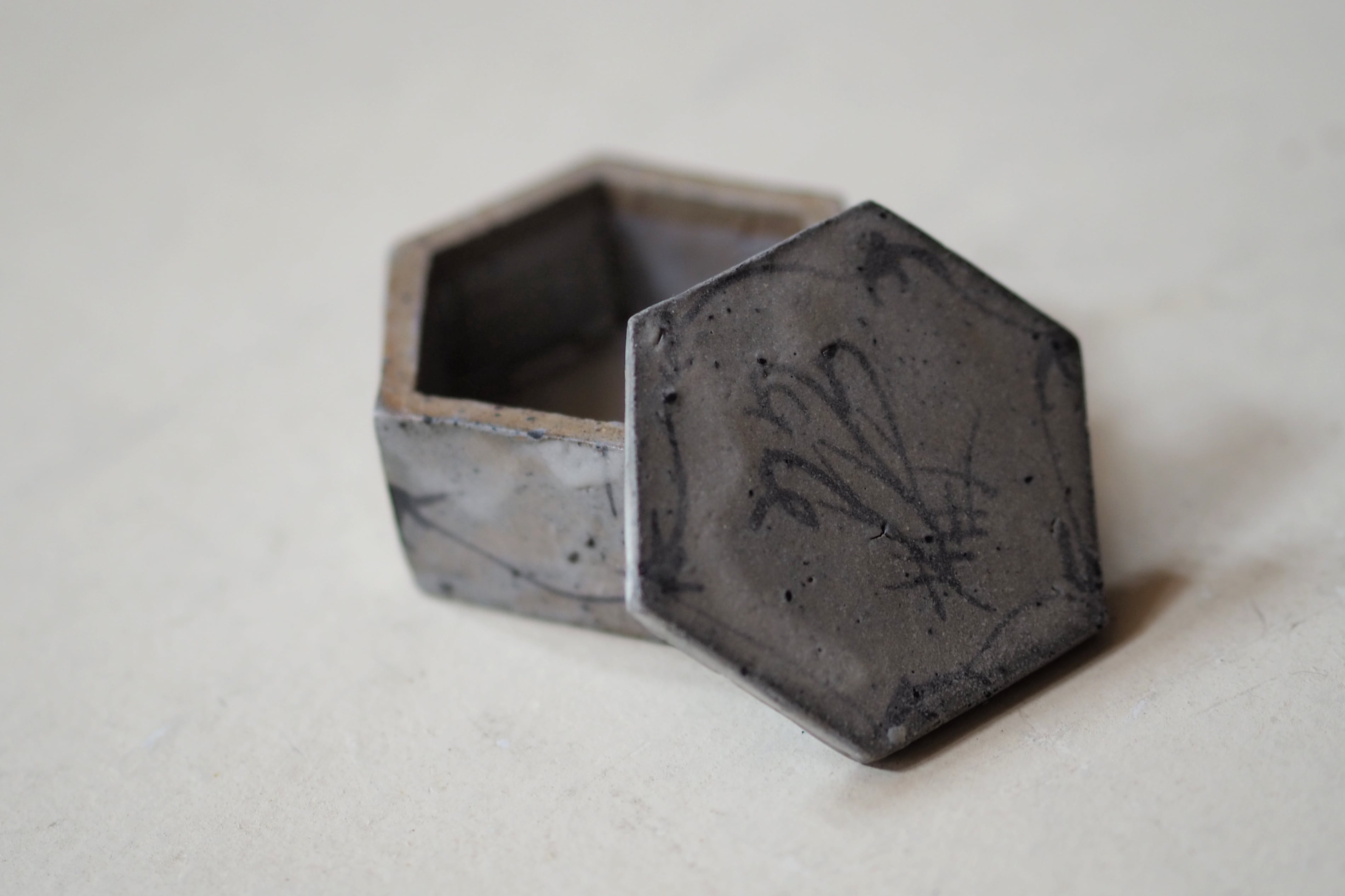 #唐津焼 #丸田宗彦 #朝鮮唐津陶板 J983 丸田宗彦 朝鮮唐津陶板 四方皿 角皿 共箱 真作保証