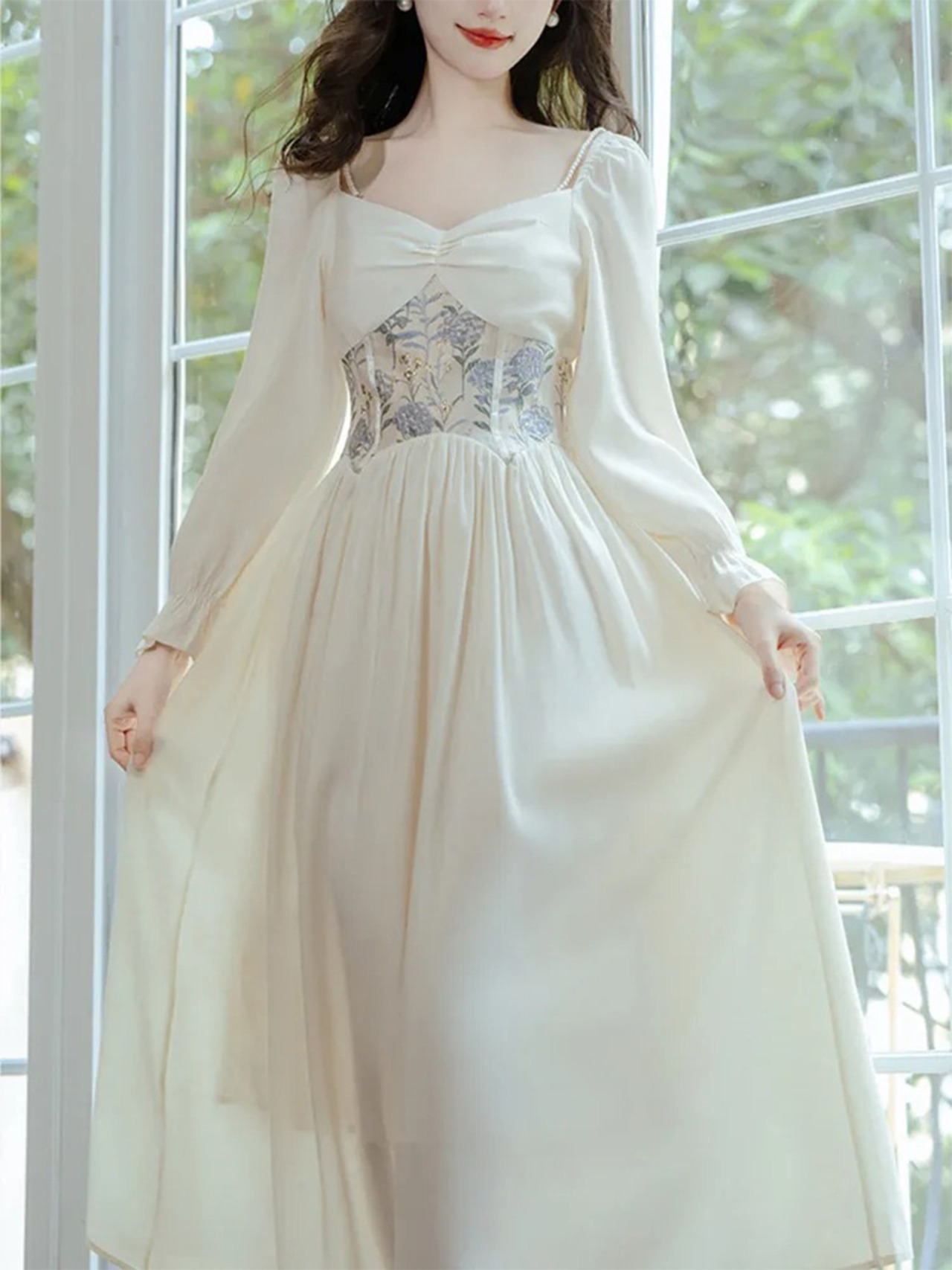 【0115】Waist Flower Switching Long Sleeve Dress