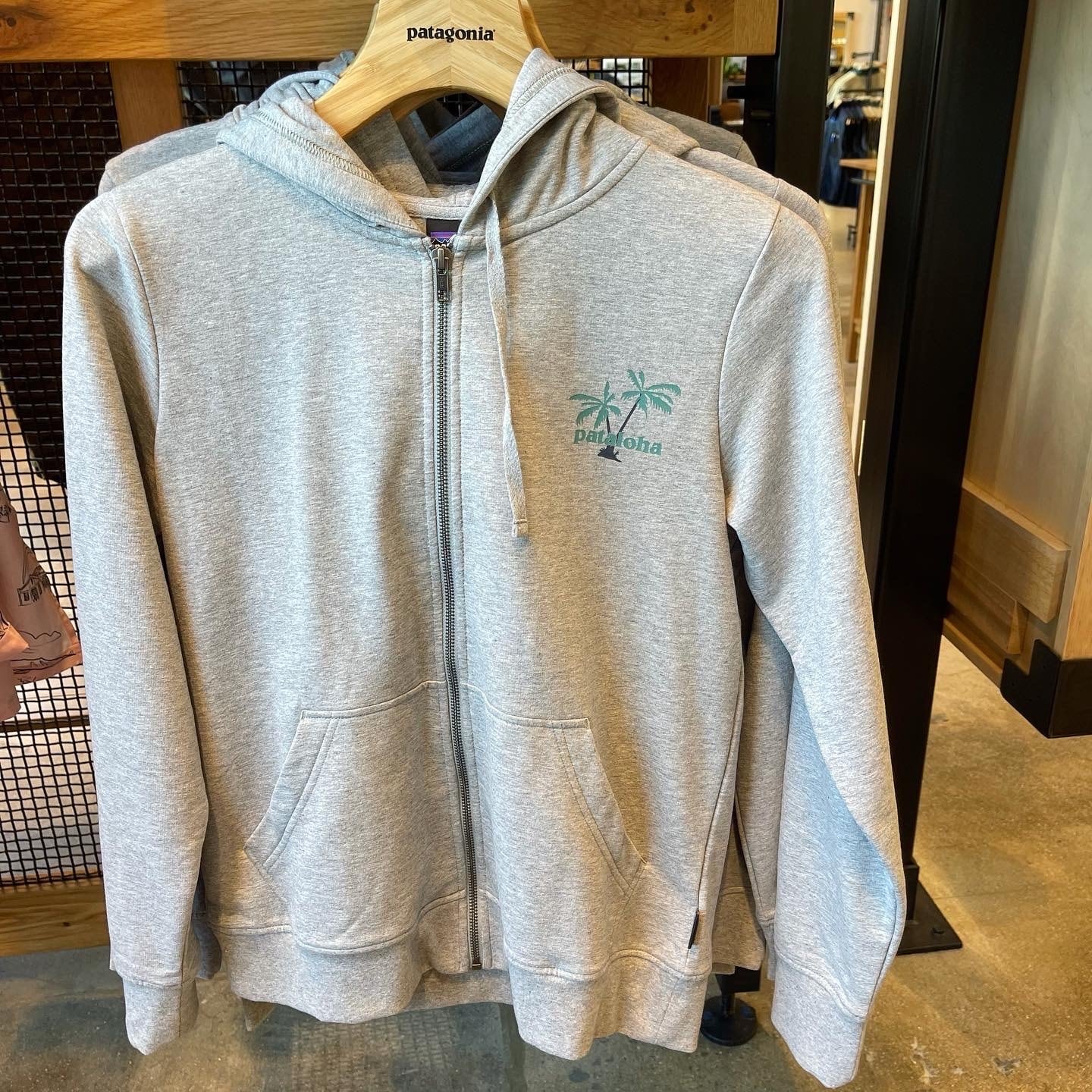 【正規品】【美品】Patagoniaレディースパーカー Sサイズ