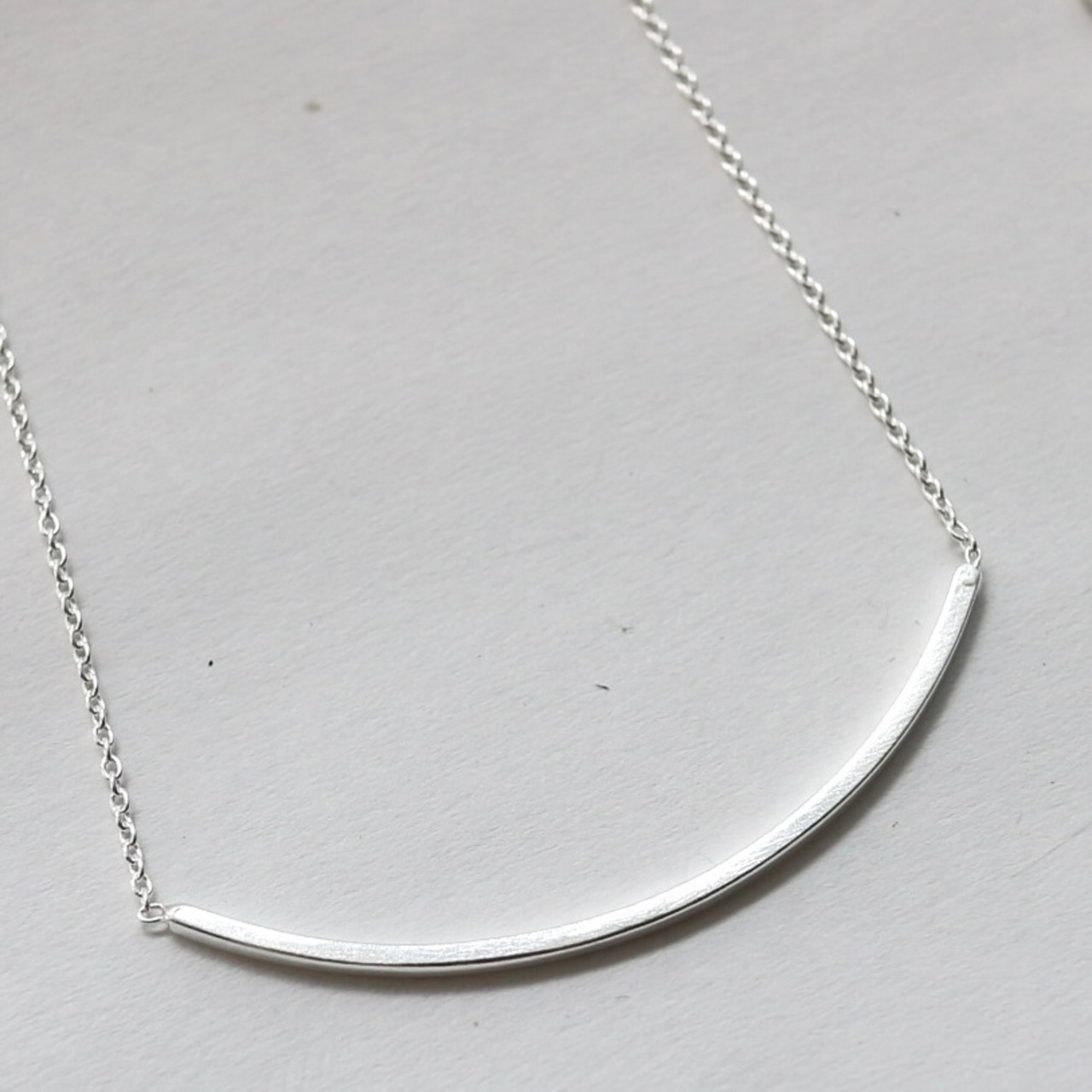 simple line necklace