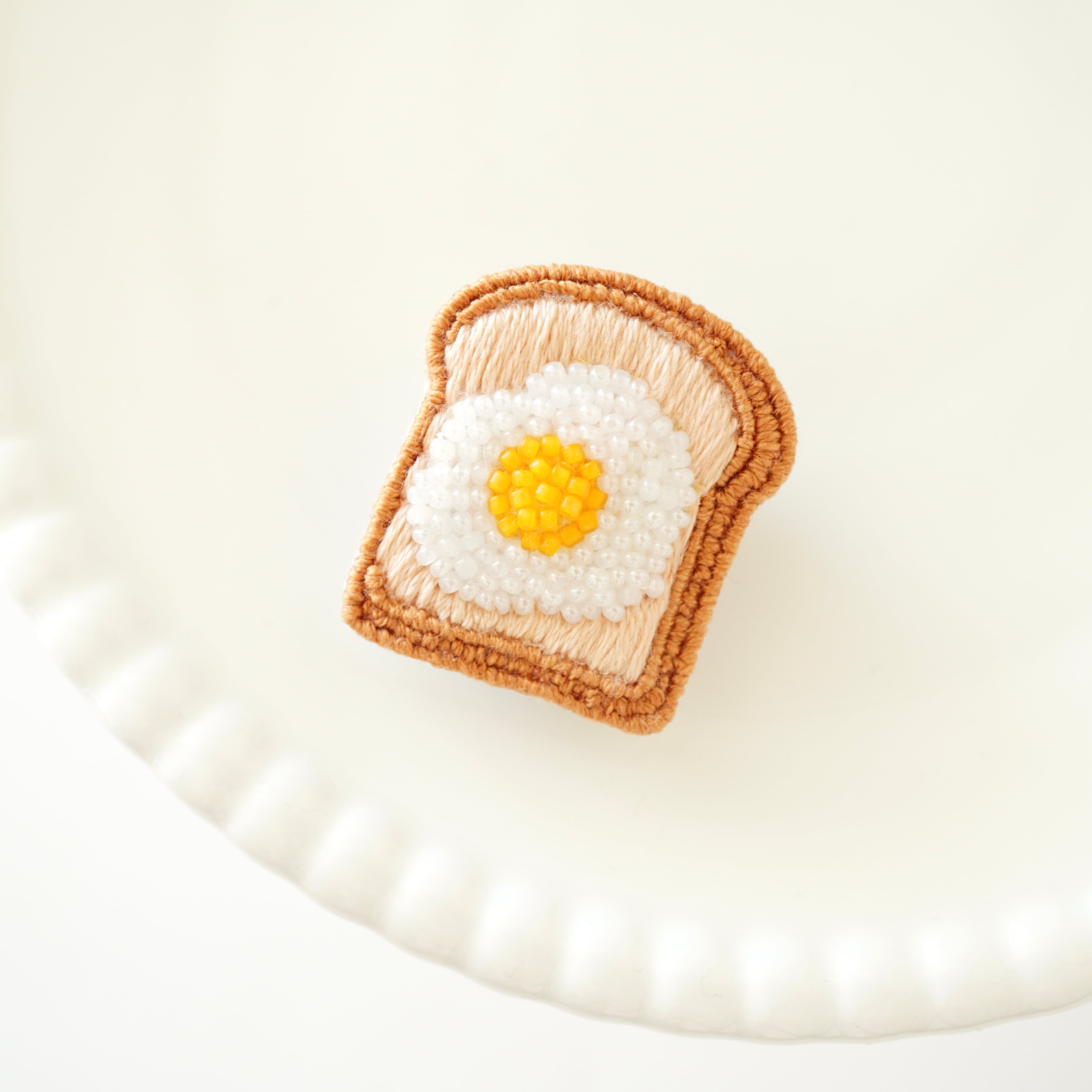 めだまやきポストピアス ご家庭用梱包】ピアス 目玉焼き 卵 玉子 食事