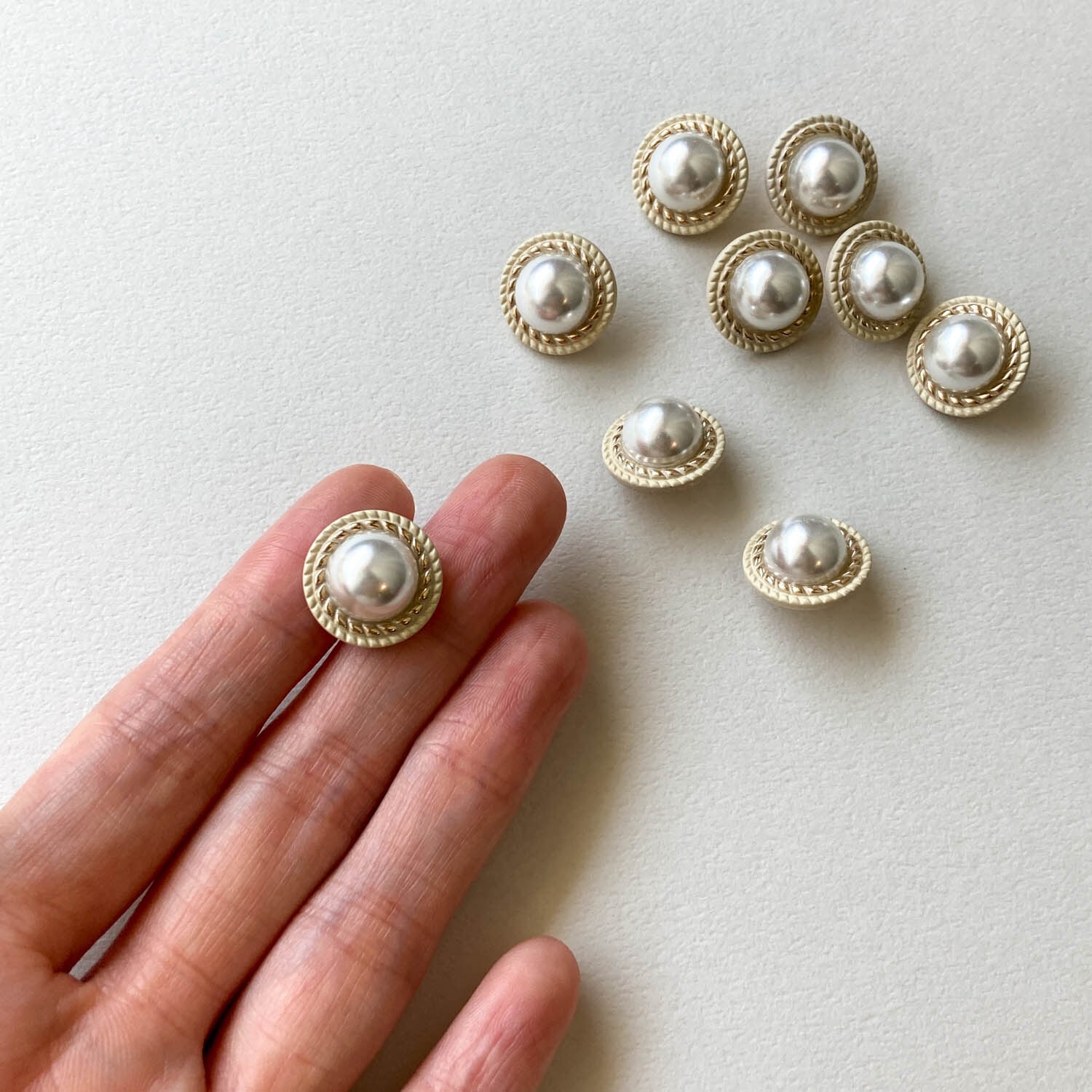 香　アンティークボタン　ジェルボタン　パール　バネ式イヤリング 香 アンティークボタン ジェルボタン パール バネ式イヤリング 香