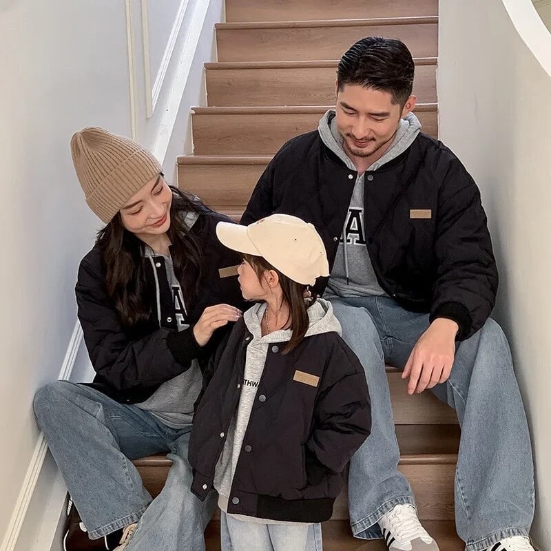 大人サイズ胸元タグキルティングジャケット | jbgcompany