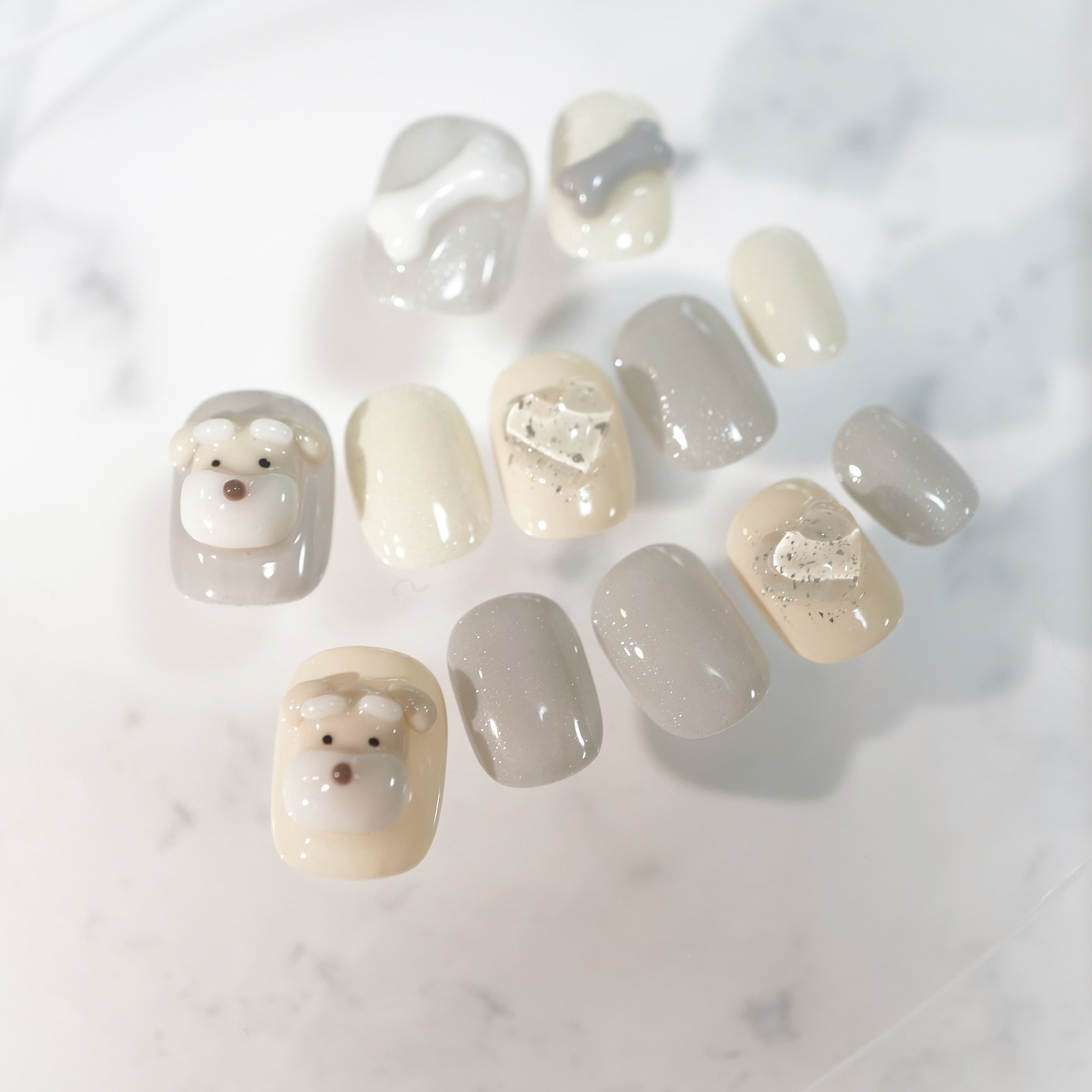 #602 秋冬なシュナちゃん /XY171 繰り返し使えるネイルチップ