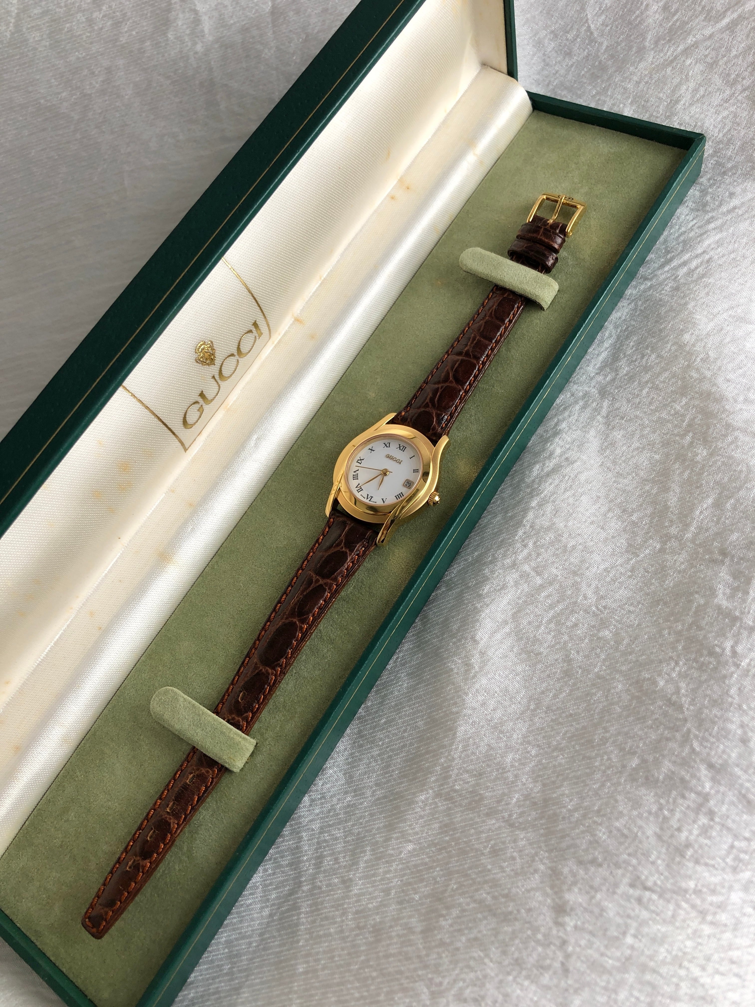 GUCCI グッチ 腕時計 ブラウン ローマ文字 型押しレザー クウォーツ vintage ヴィンテージ オールド 42gi68