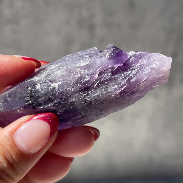 【ナイジェリア・チュチュクリフ産 アメジスト】tutu cliff ③ 鉱物 天然石 パワーストーン