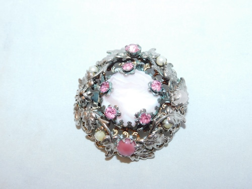 ピンクのブローチ(ビンテージ)  vintage brooch