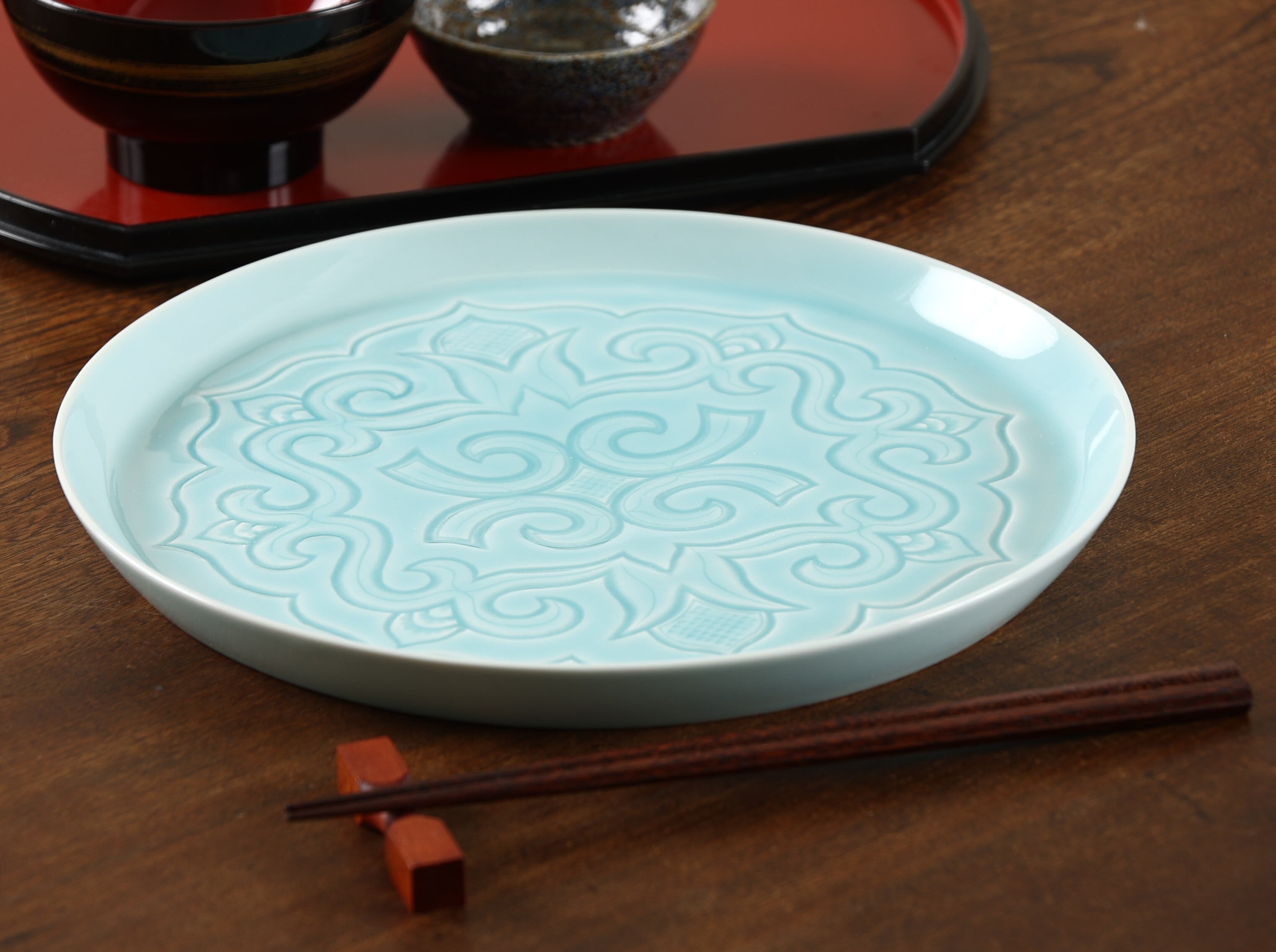 有田焼 鋳込皿(26cm丸皿) 斎藤政輝 | 阿寒アイヌコンサルン