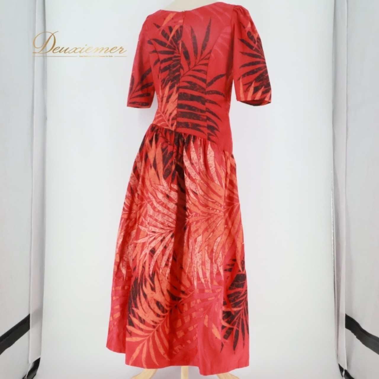 フラダンス 衣装 ワンピース ドレス レッド系 五分袖 ヤシ柄 かわいい 鮮やか 華やか 明るい おしゃれ 大人っぽい ハワイアン アロハ ハワイアンプリント フラ ダンス レッスン 練習 レディース エレガント シンプル