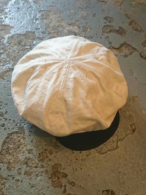 BAA COSTUME MFG."BIG APPLE CASQUETE"White Color
