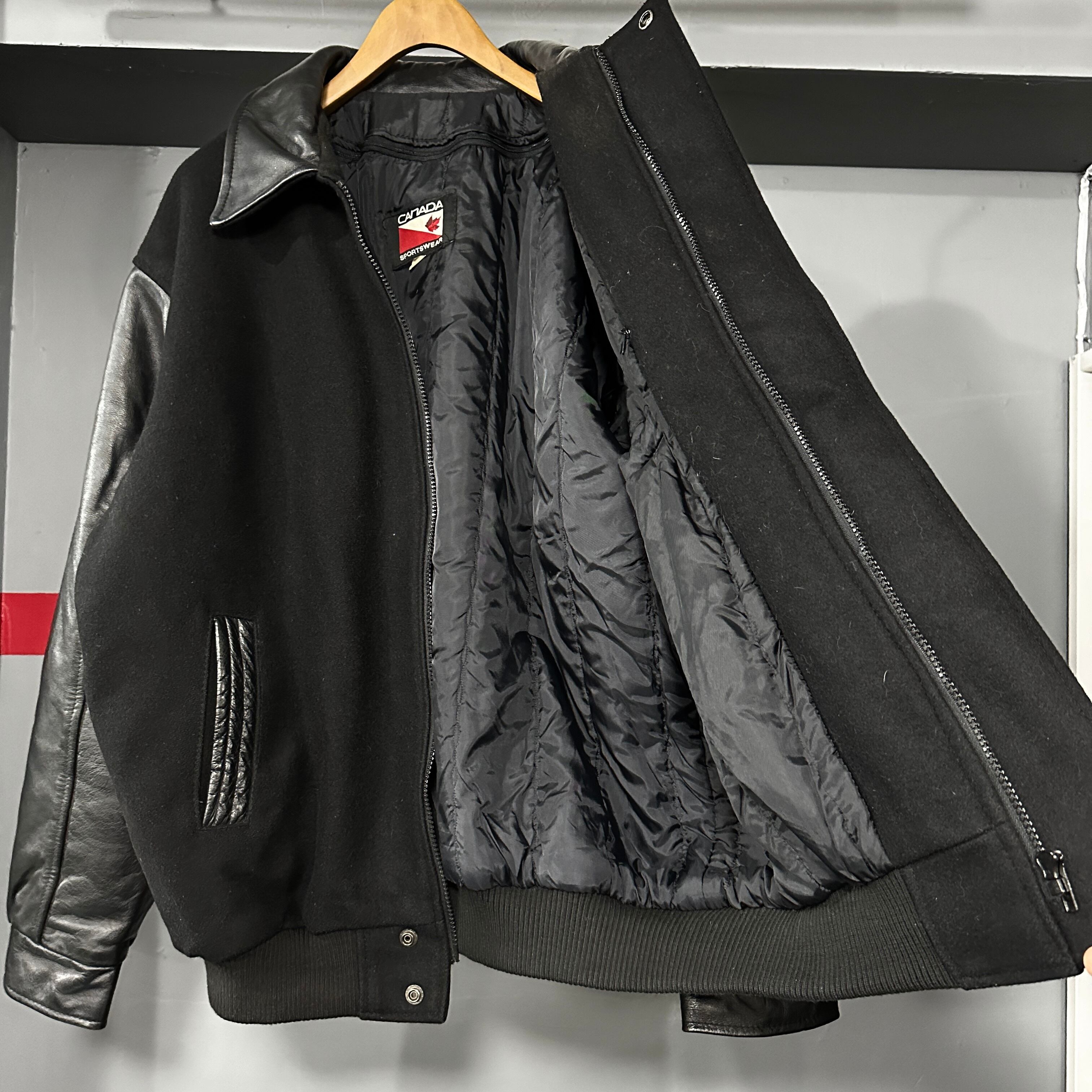 Canada製　leather jacket   XLused