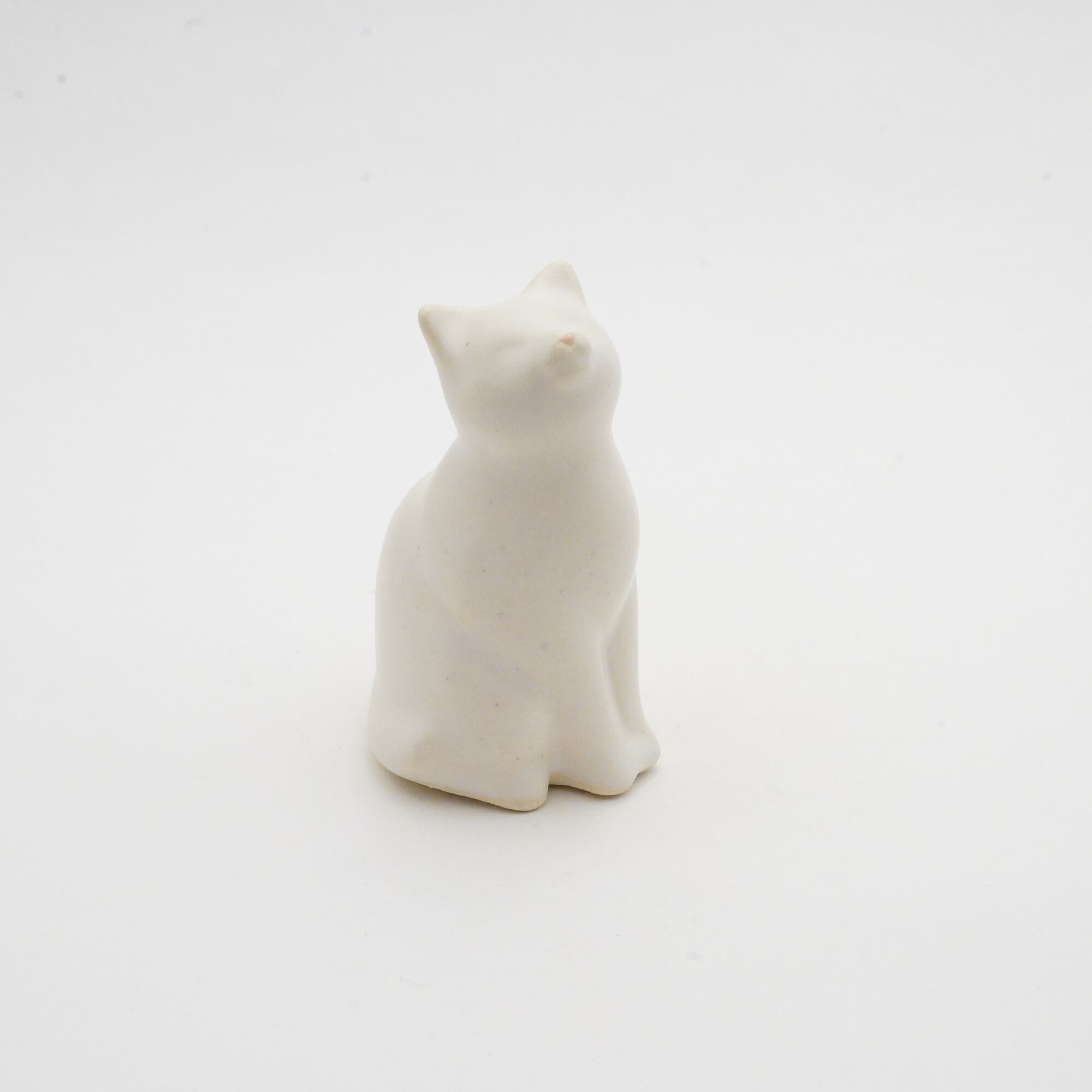 【カイトアヤキ】にゃり 座り猫 白猫