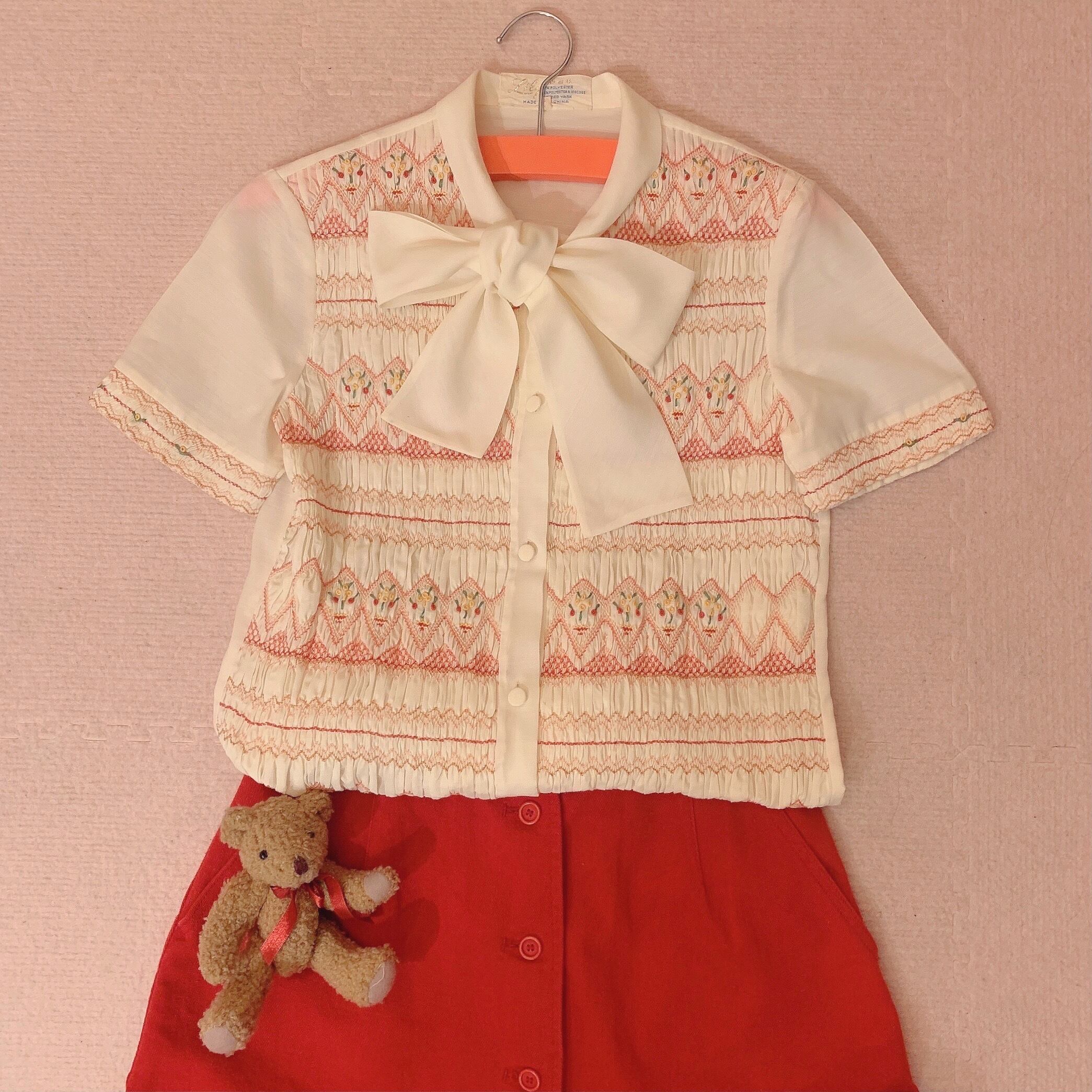 flower smocking big ribbon china blouse