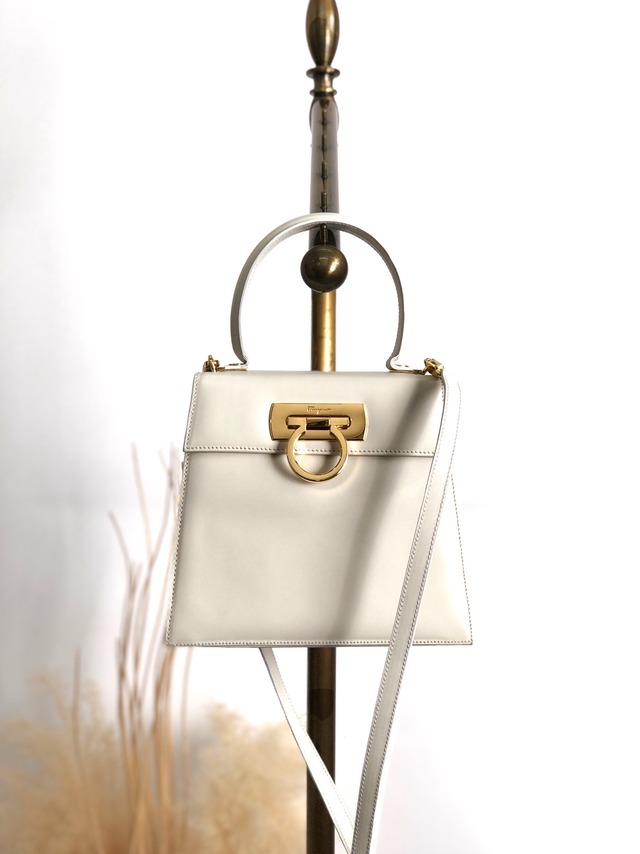 Salvatore Ferragamo サルヴァトーレ フェラガモ ショルダーバッグ ホワイト ガンチーニ レザー 2way ミニバッグ vintage ヴィンテージ オールド d37hra