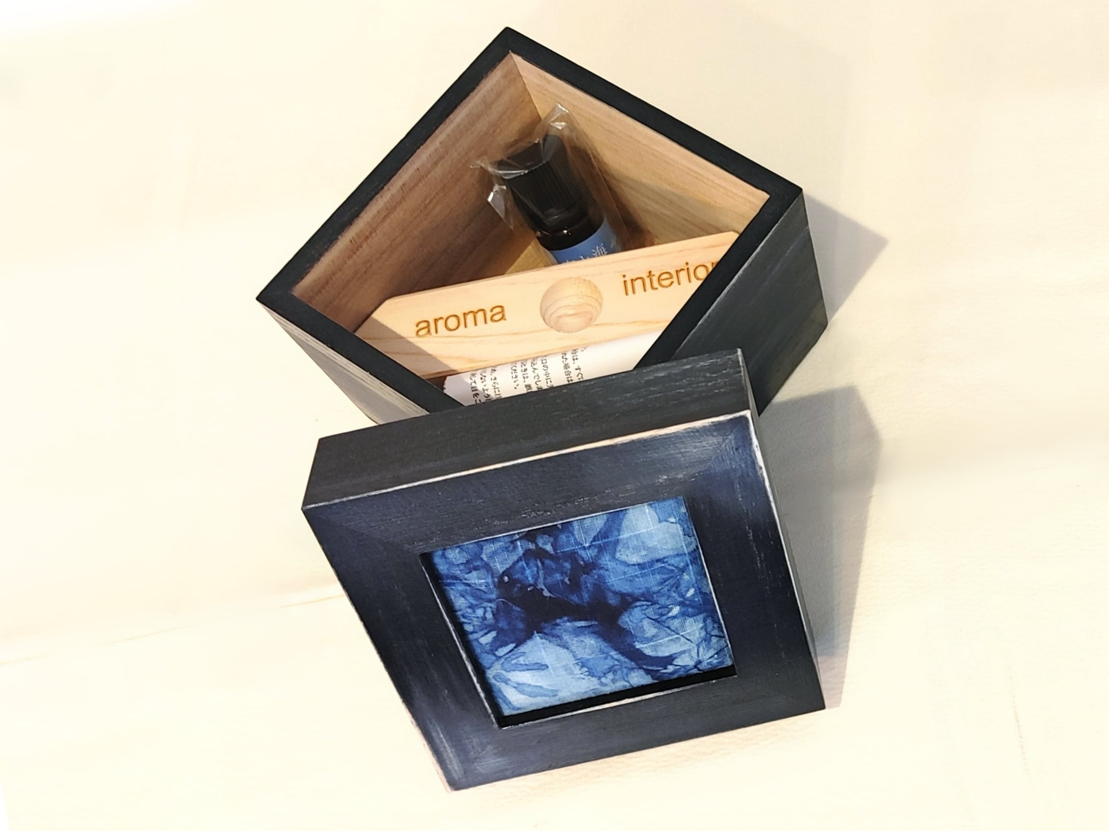 送料無料 CUBEナチュラル癒しのアロマinterior（ダブルクローバー）【数量限定】 / お取り寄せ 通販 お土産 お祝い プレゼント ギフト おすすめ CUBE阿波藍癒しのアロマinterior（ダブルクローバー）【数量限定