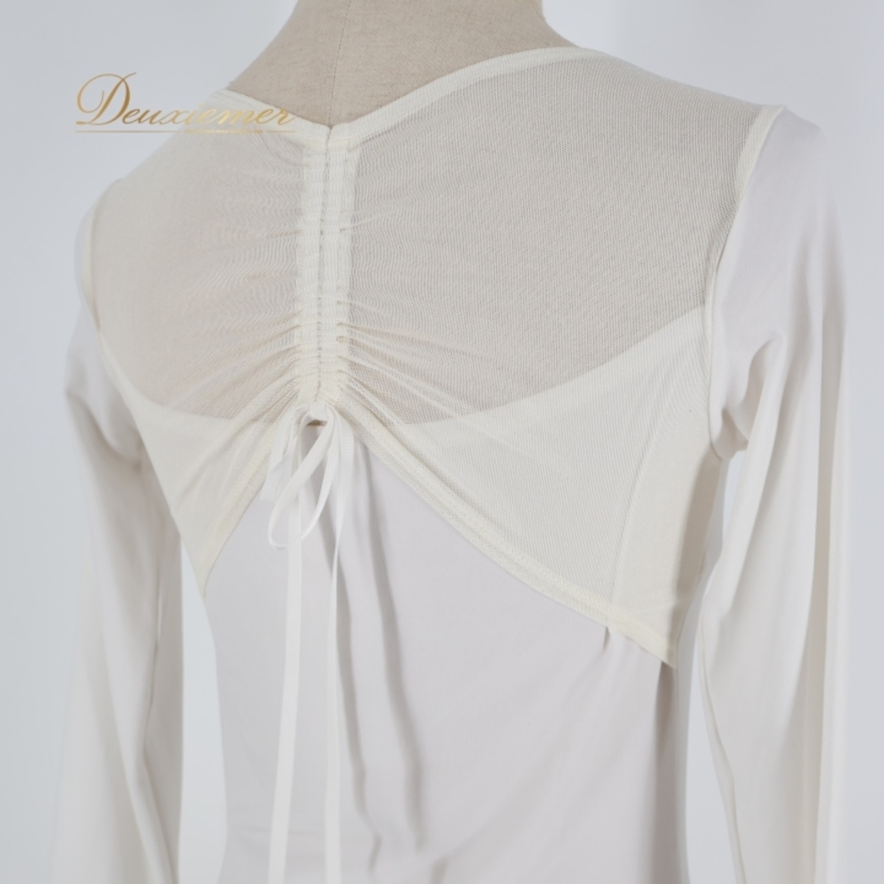 社交ダンス 衣装 トップス ブラウス ホワイト系 チャコット Chacott 白 ラインストーン キラキラ 長袖 伸縮 ストレッチ レッスン 練習 メッシュ生地 透け感 上品 かわいい シンプル 爽やか リボン