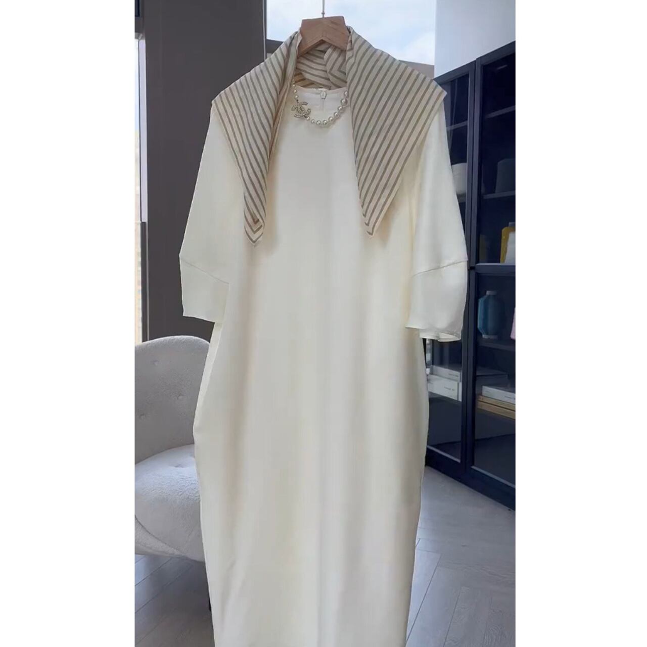 バックスリットワンピース m0057