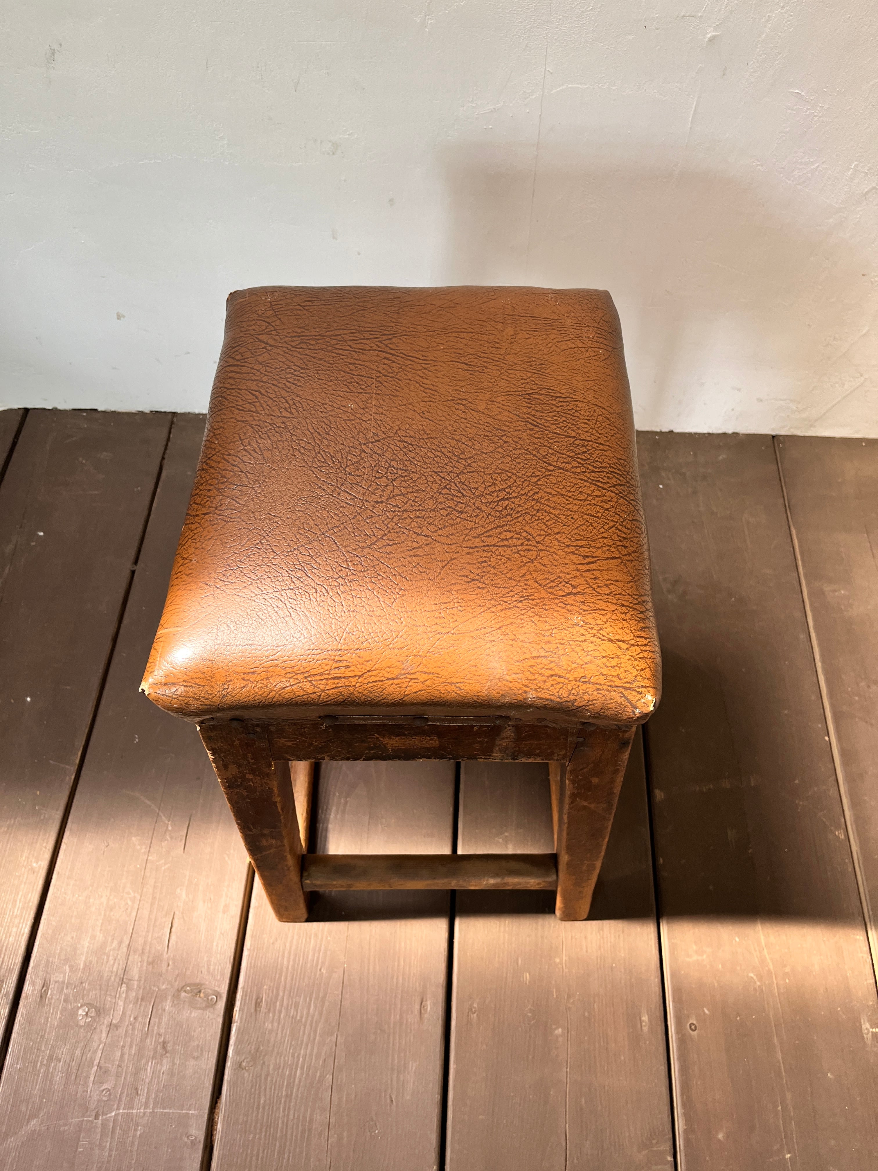 Old stool /England＜スツール・イギリスアンティーク・革張り椅子