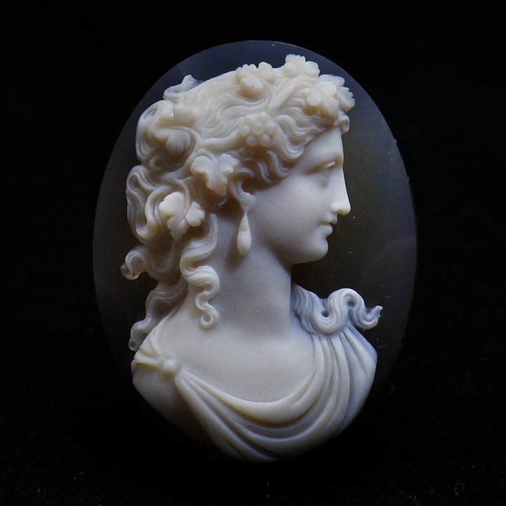 アンティーク(推定19世紀後半) ”玉髄のバッカンテ”