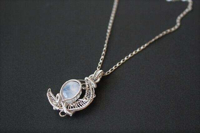 Rainbowmoonstone silver925 wirewrapping moon pendant