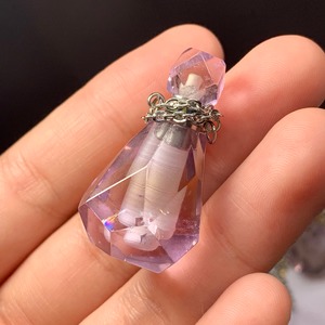 1.可愛いアメジスト・ミニ香水瓶