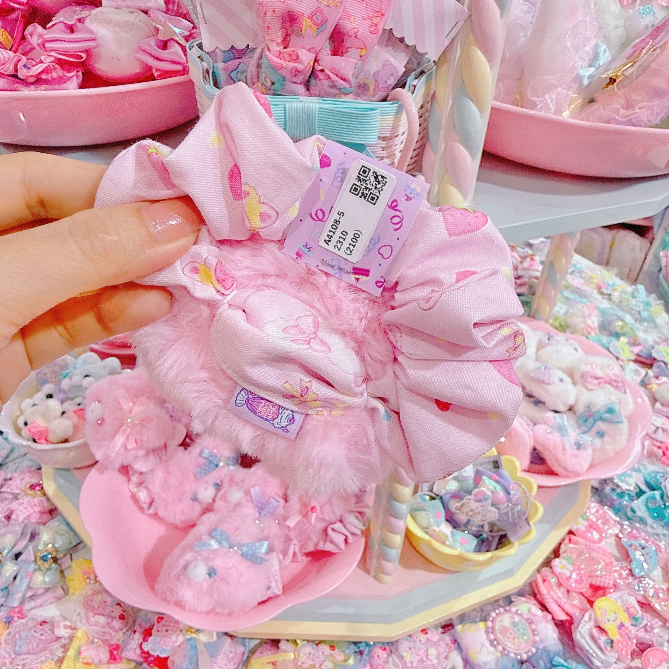 【A4】108-5ぬいぐるみ付きシュシュ