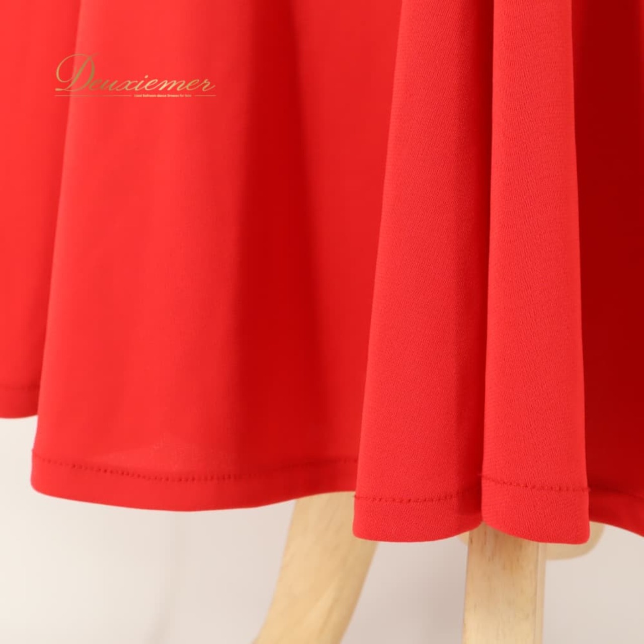 社交ダンス 衣装 prima boutique プリマブティック スカート レッスンウェア レッド系 赤 ラインストーン キラキラ 花柄 フレア 真っ赤 軽やか 華やか 鮮やか かわいい おしゃれ 上品 大人っぽい ダンス 練習 レッスン ダンス衣装 練習着 社交ダンス衣装