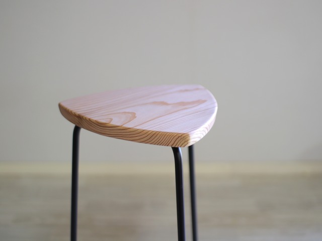 三角スツール【大】杉　アイアン　椅子