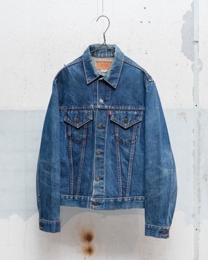 vintage “Levi's” 70505 0217, indigo denim trucker jacket / BIG E / Made In USA