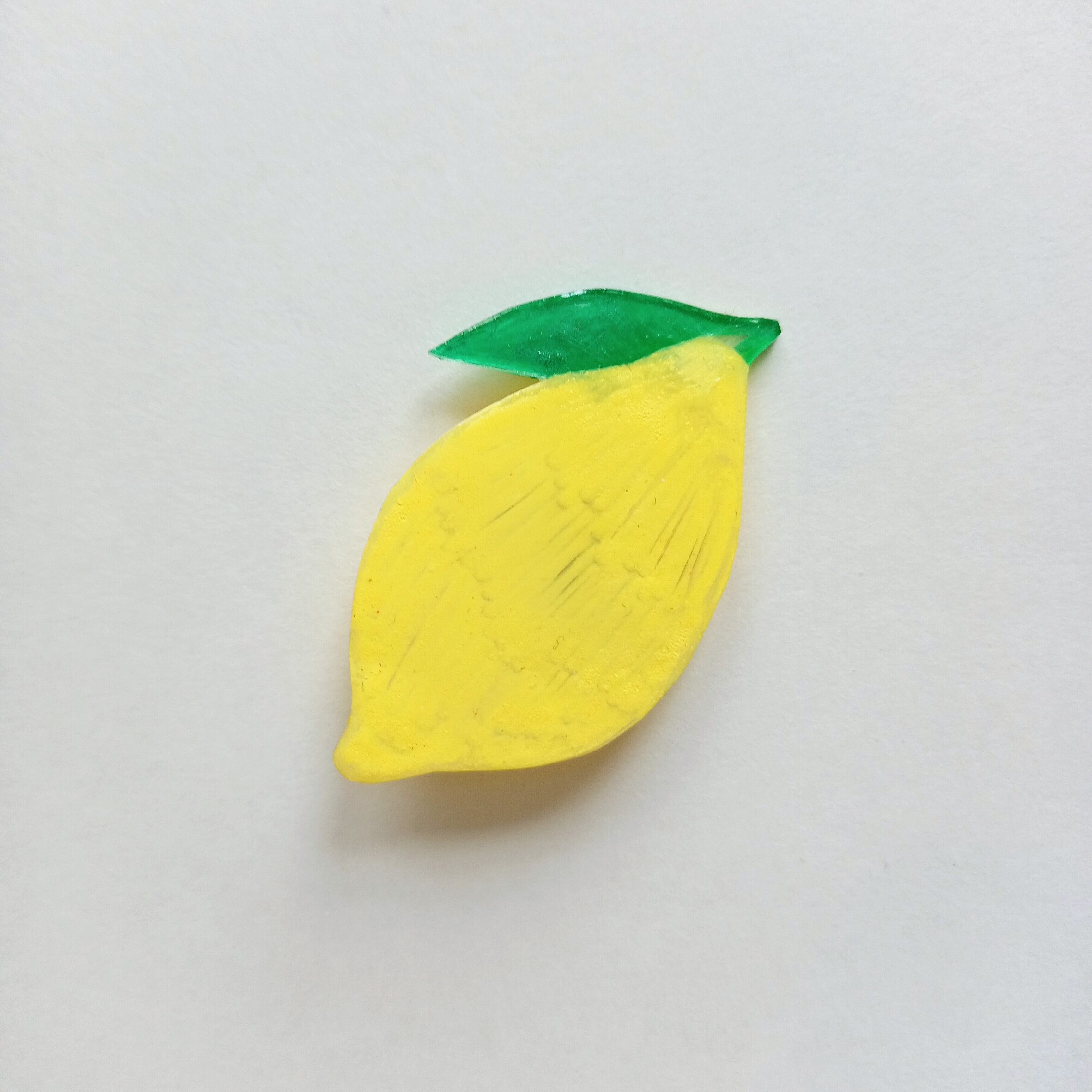 ヘンテコ　ブローチ　「レモン」　檸檬　手描き　一点もの