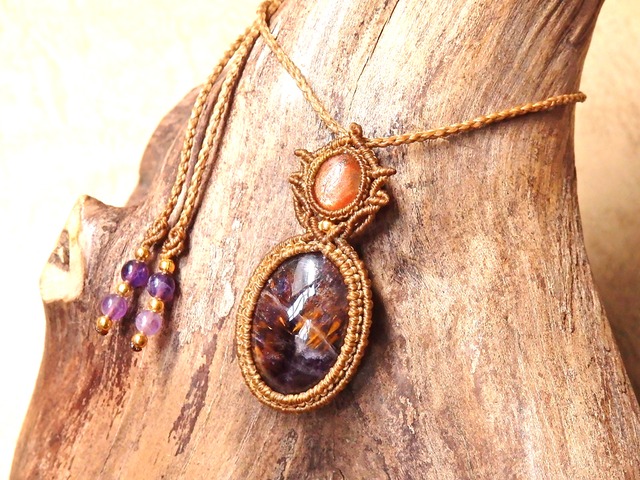 スーパーセブン & サンストーン マクラメペンダント