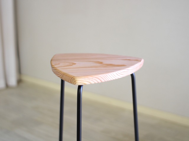 三角スツール【大】杉　アイアン　椅子