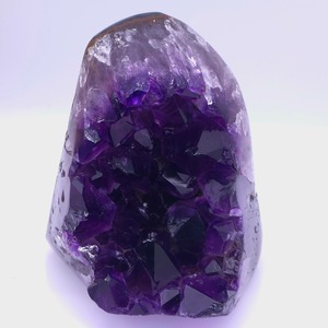 [トップクオリティー]アメジスト原石 8.5×6.5×7.5cm