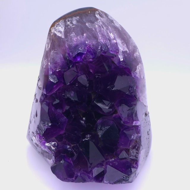 [トップクオリティー]アメジスト原石 8.5×6.5×7.5cm