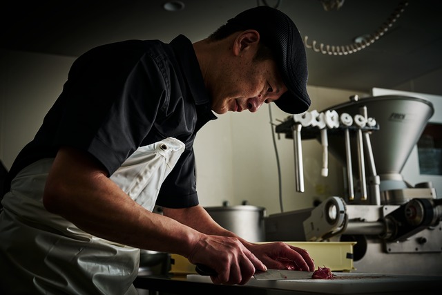 岡田修謹製 純国産 やわらか天然猪ロース スライス 大容量12人前 （プレーン×12パック）【送料無料＆ご自宅仕様】